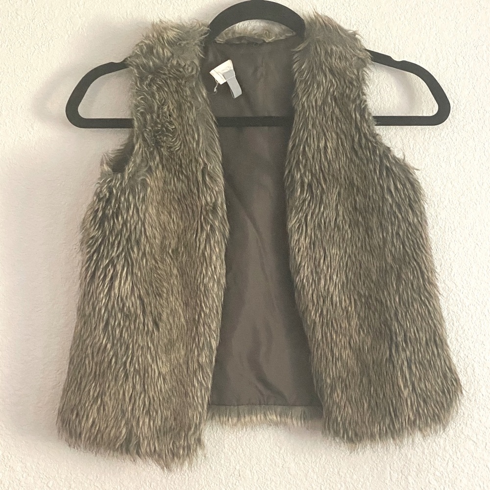 Old Navy Kids Girls Medium 8 Faux Fur Vest